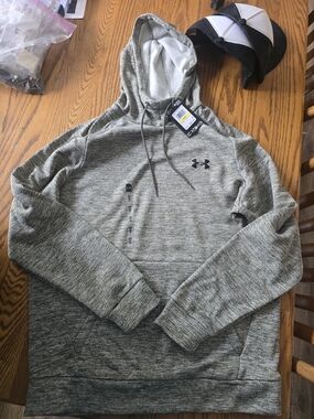 Under Armour Men's Heather Olive Green Pullover Hoodie